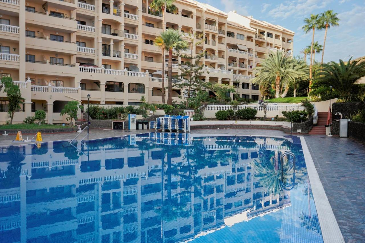 Great View, Heated Pool, Cool Design - Castle Harbour In Los Cristianos Apartman Los Cristianos  Kültér fotó